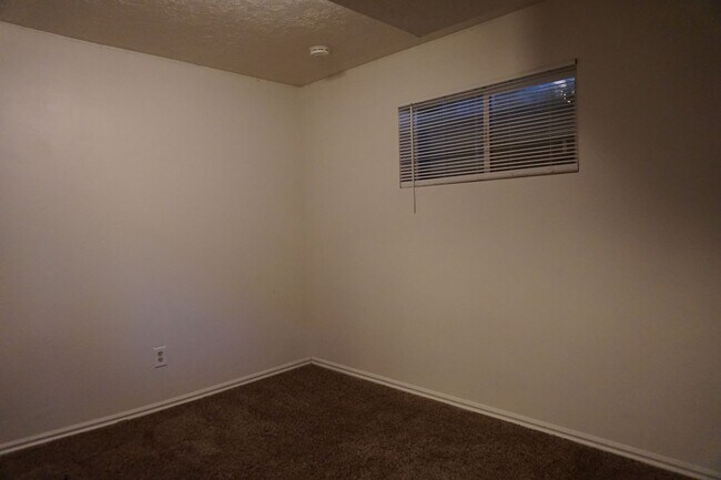 Building Photo - 3543 Valley Heights Dr