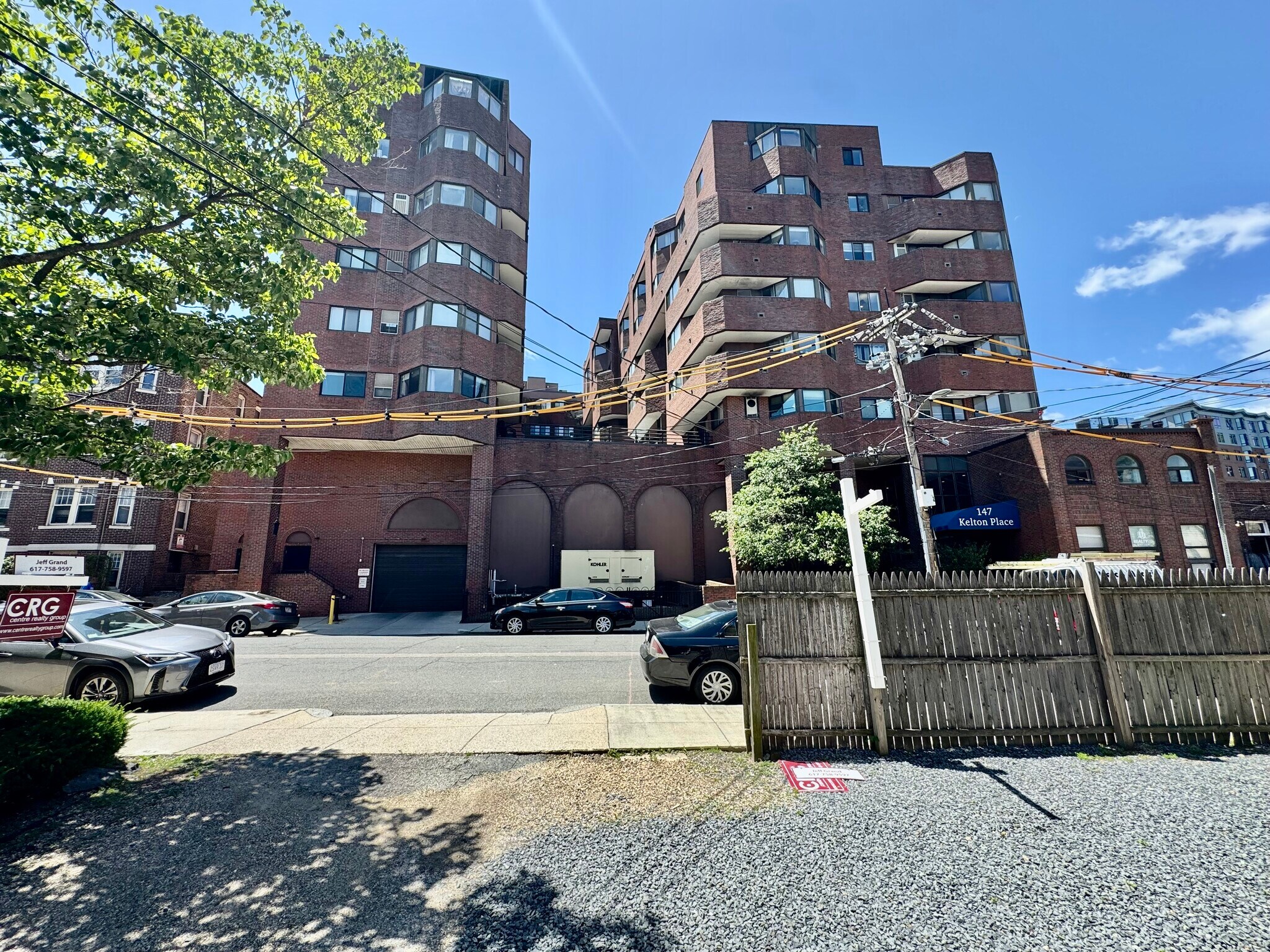 Building Photo - 147 Kelton St