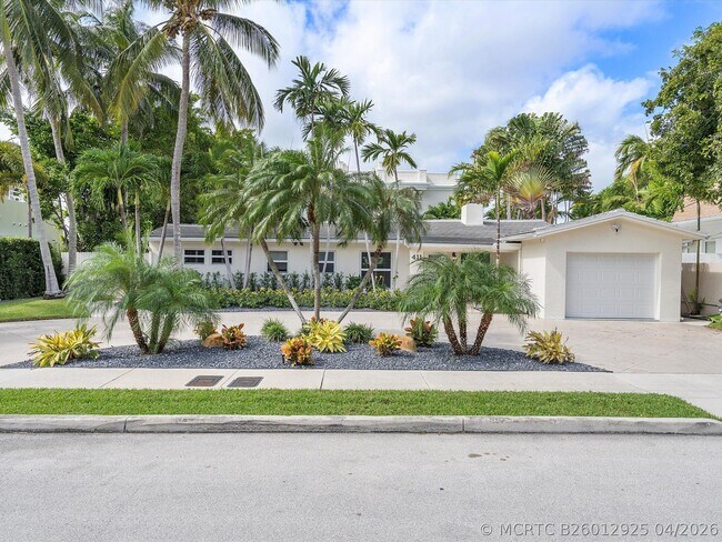 Building Photo - 411 Poinciana Dr