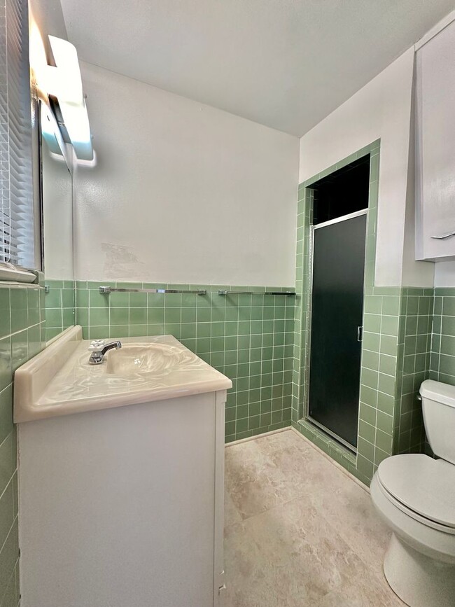 Building Photo - COMING AVAILABLE IN JULY - 3 Bedroom Home ...