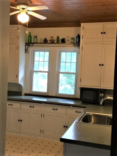 kitchen cooking area - 1302 N 58th St