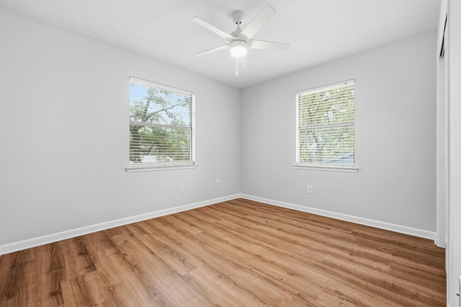 Building Photo - 120 Dyer St