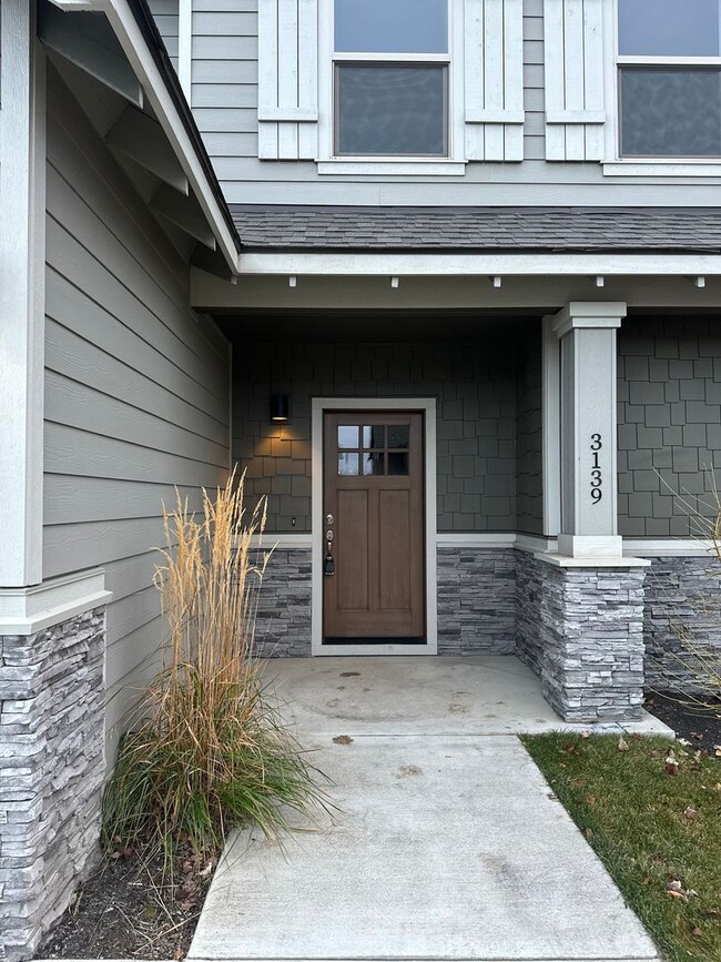 Building Photo - Beautiful home in Mirada!  A must see!