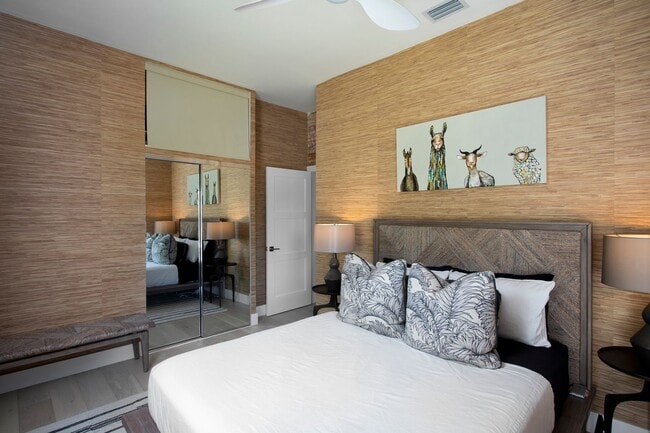 Building Photo - Beautifully Furnished 2 Bedroom 1 Bathroom...