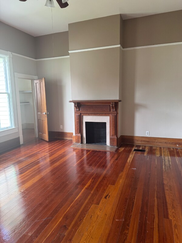 Building Photo - 412 SE Wenona Ave