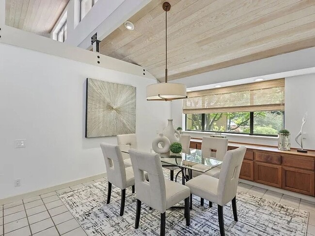 Building Photo - BRIGHT & AIRY HOME IN EXCLUSIVE ENCLAVE SPRAWLING, PRIVATE CULDESAC PROPERTY