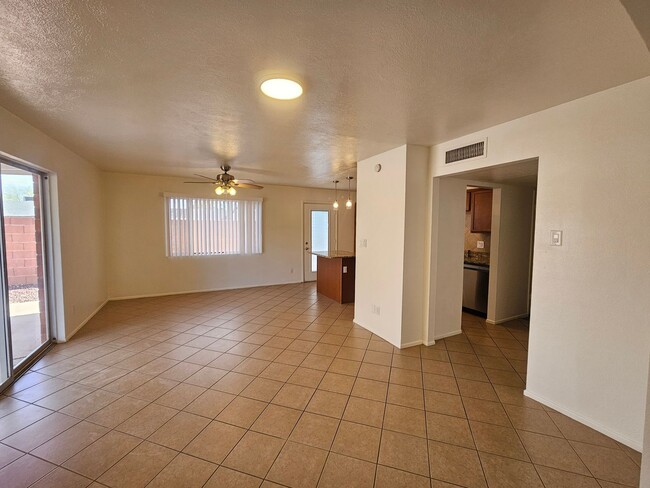 Building Photo - 3 bedroom with mother in law suite/ home o...