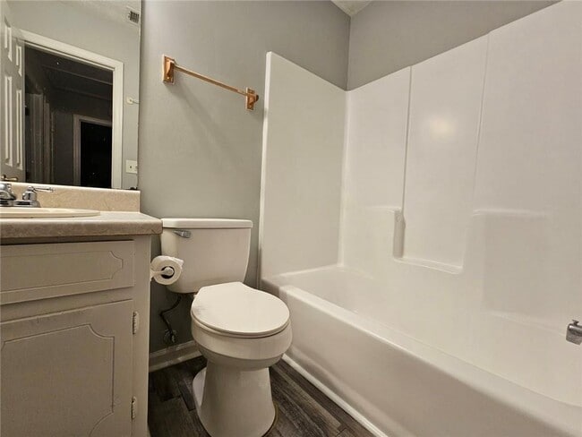 Building Photo - 5642 Estates Ct