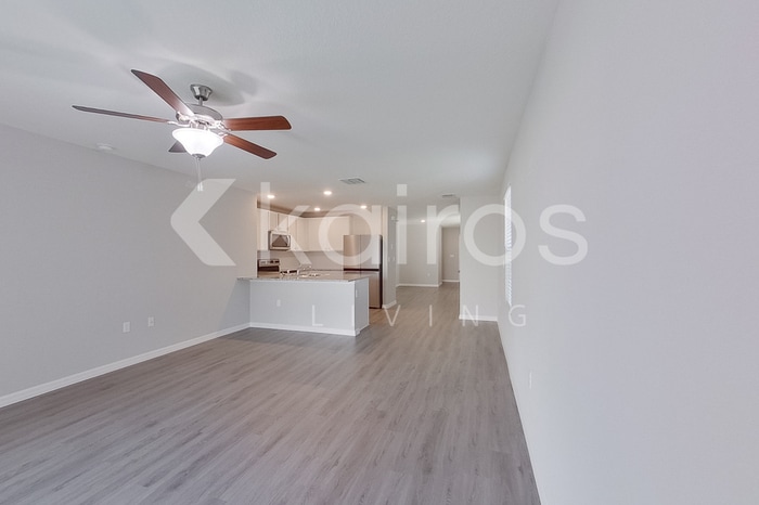 Building Photo - 8731 SW 44th Ct