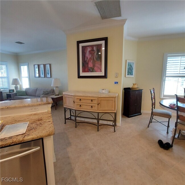 Building Photo - 10520 Diamante Way