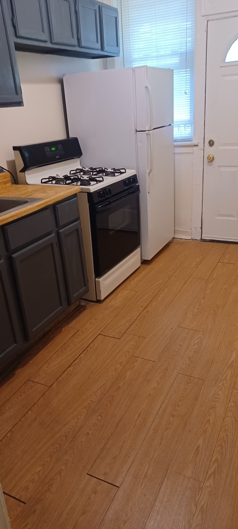 Kitchen - 1409 E 68th St
