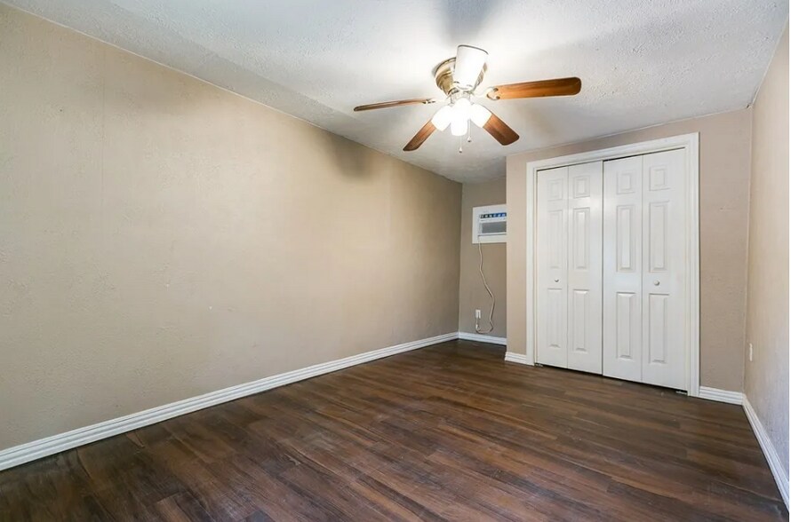 Bedroom 1 - 1312 Rio Grande St