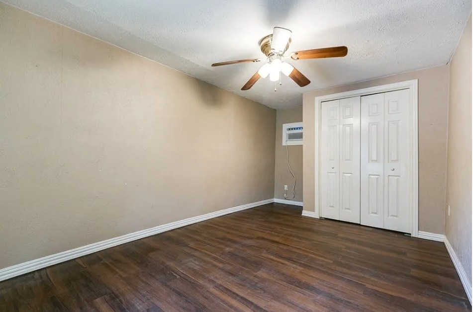 Bedroom 1 - 1312 Rio Grande St