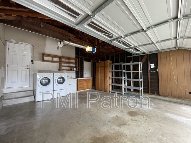 Building Photo - 4233 Redline Dr