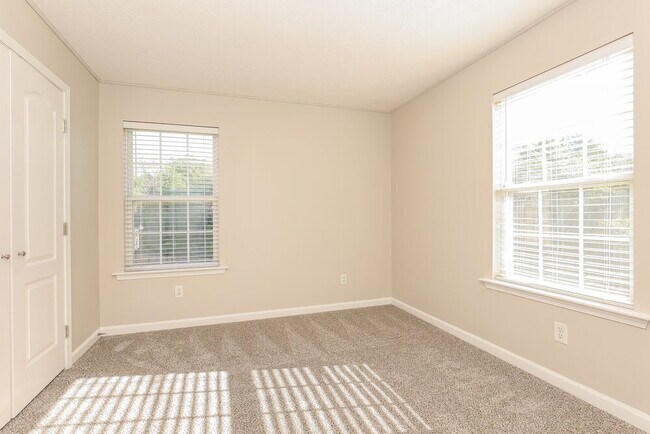 Building Photo - 3208 Sailmist Point
