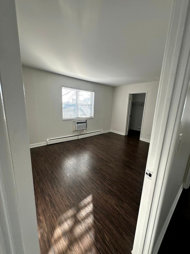 Building Photo - 801 E Miner St