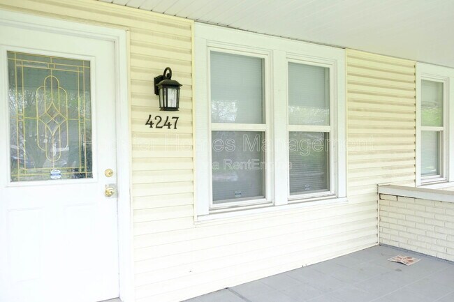 Building Photo - 4245 College - 4247