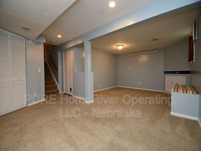 Building Photo - 2121 S 163rd Cir