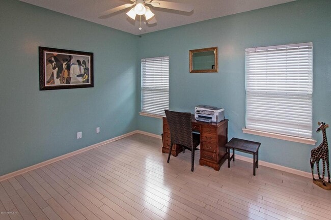 Building Photo - 137 Deer Cove Dr