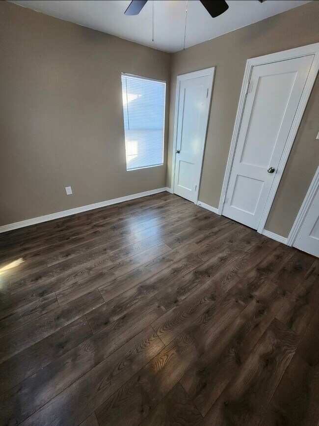 Building Photo - Move in ready!