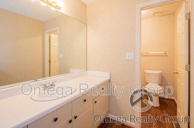 Building Photo - 1934 Live Oak Trce