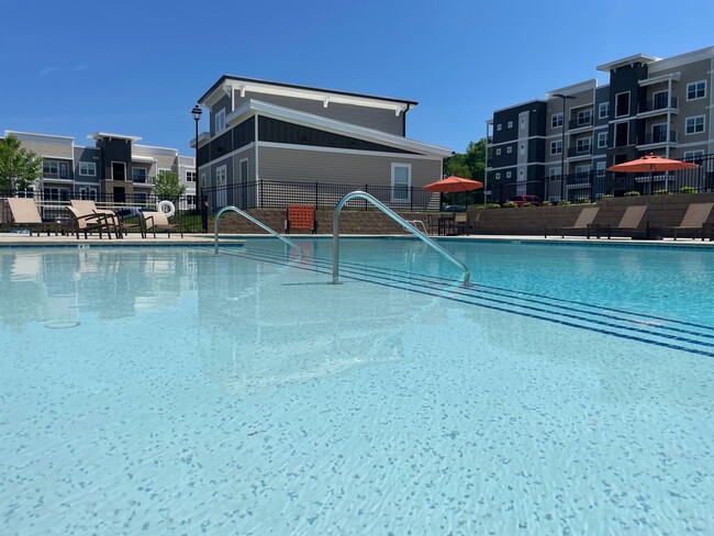 Building Photo - Tuscany con Terrazza | 1 Bed 1 Bath | 773 sf