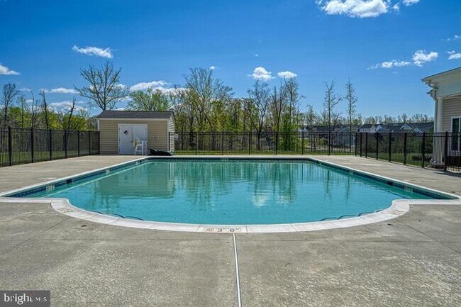 Building Photo - 8659 Rosecrans Ln