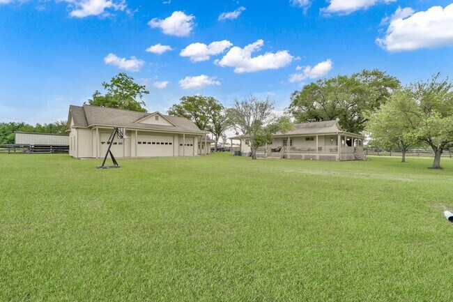 Building Photo - 10618 Hufsmith Rd