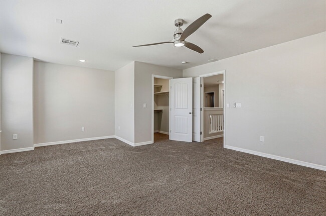 Building Photo - 629 La Entrada Cir