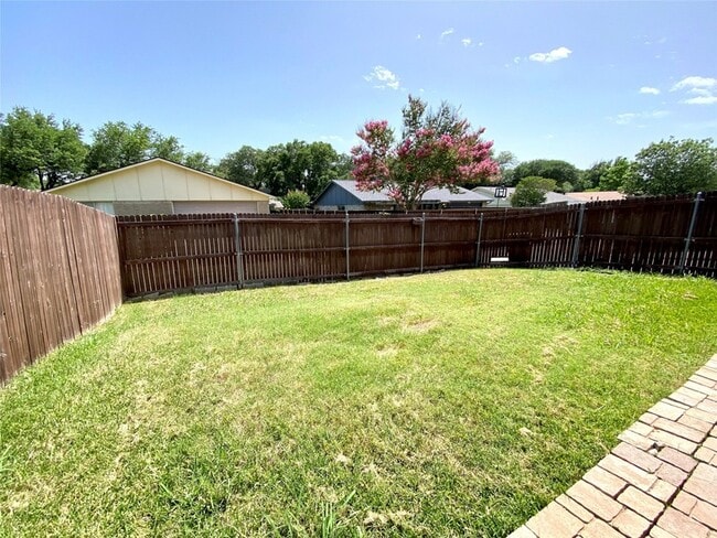 Building Photo - 1428 Big Bend Dr