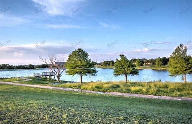 Building Photo - 7297 Chinquapin Dr