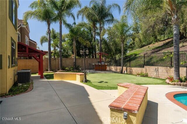 Building Photo - 4109 Laurelview Dr