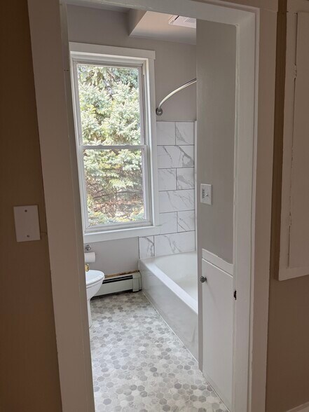 Building Photo - 262 Fond du Lac Ave