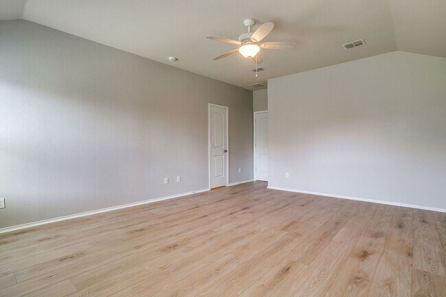 Building Photo - Beautiful Home in Gated Hidden Cove- Frisco 75036