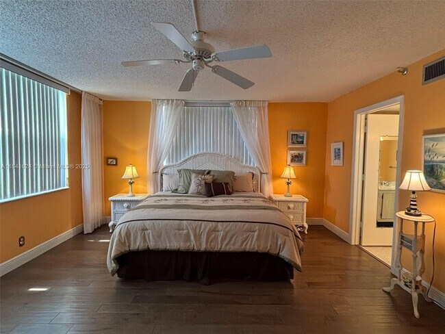 Building Photo - 14575 Bonaire Blvd