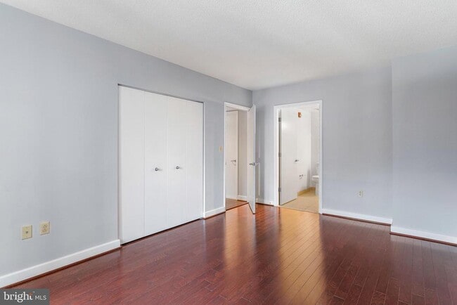 Building Photo - 1150 K St NW