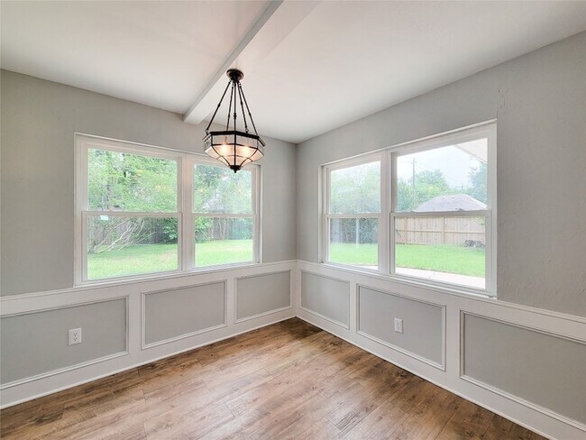 Building Photo - 13406 Glen Erica Dr