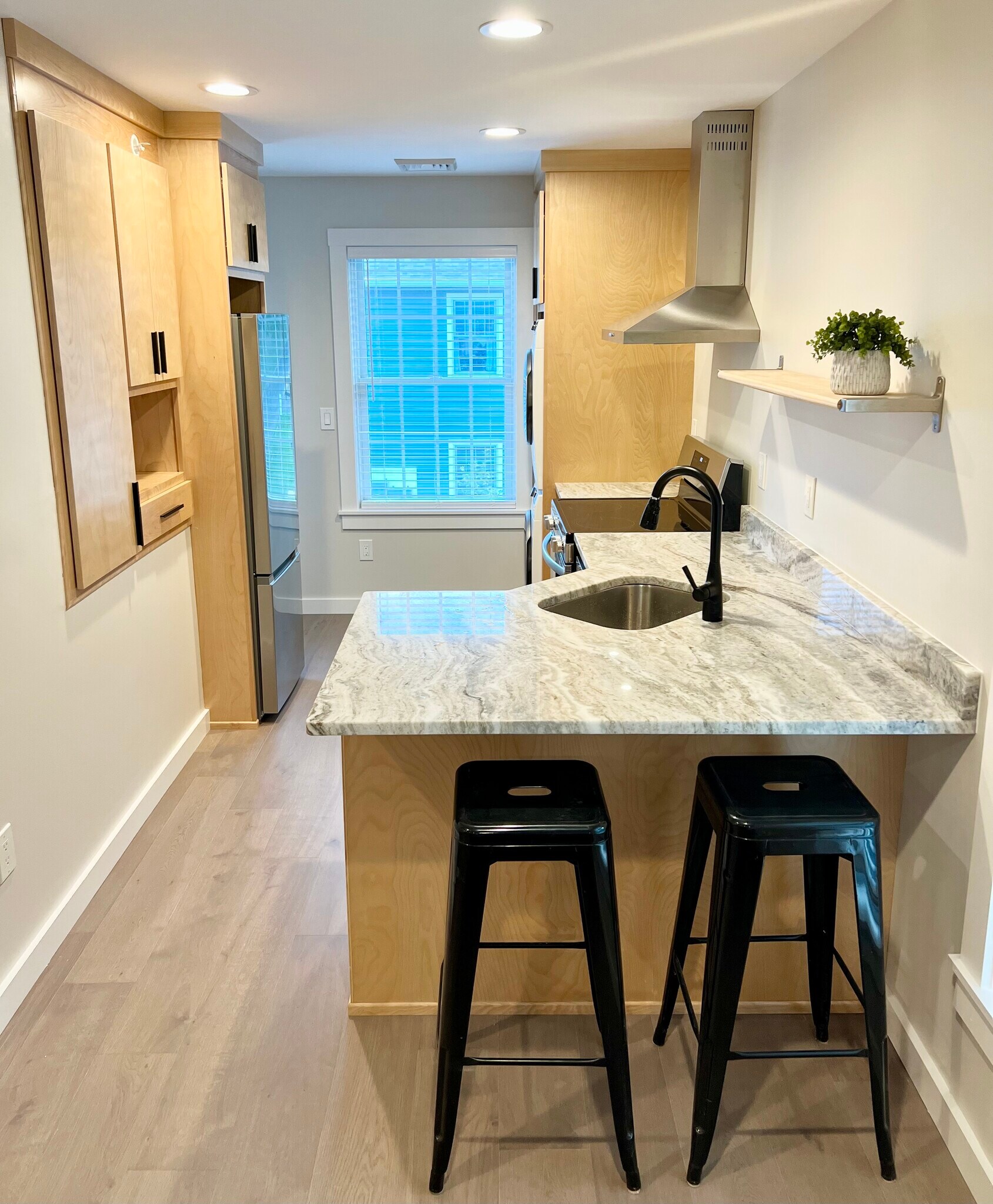 Building Photo - 179 Butternut St