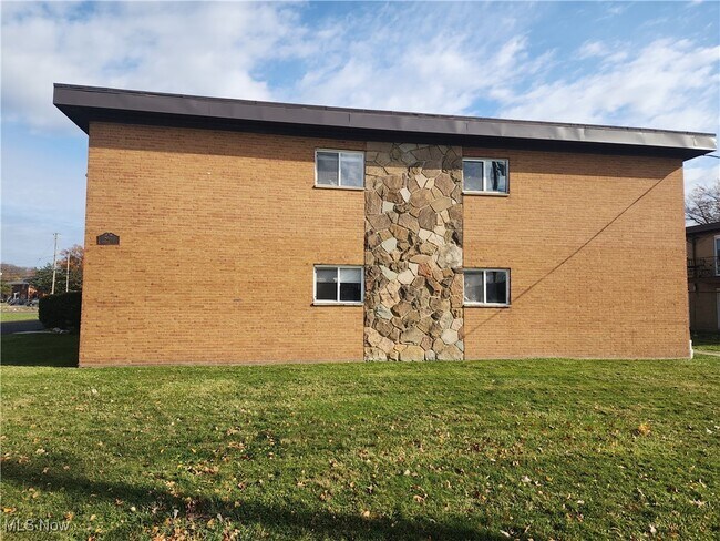 Primary Photo - 26680 Tungsten Rd