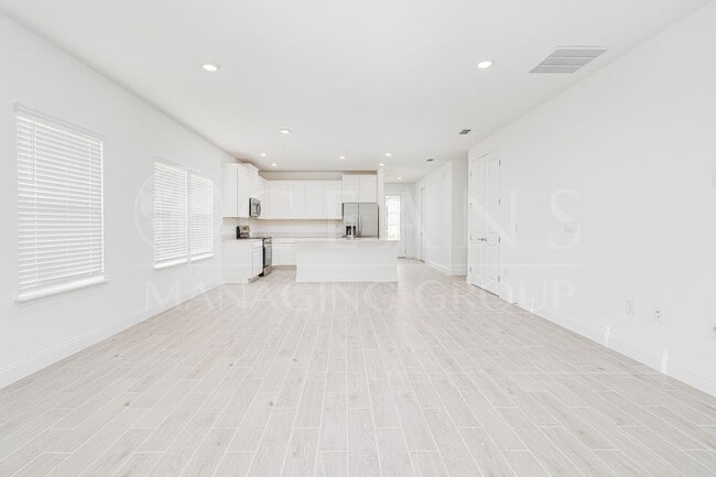 Building Photo - 3 Bedroom 2 Bath Home with office in Halifax Plantation