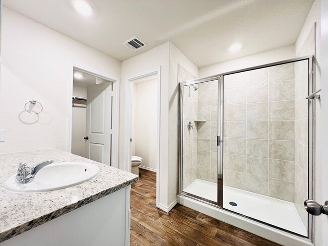 Building Photo - Modern 1-Story Home with Open Floor Plan & Spacious Backyard