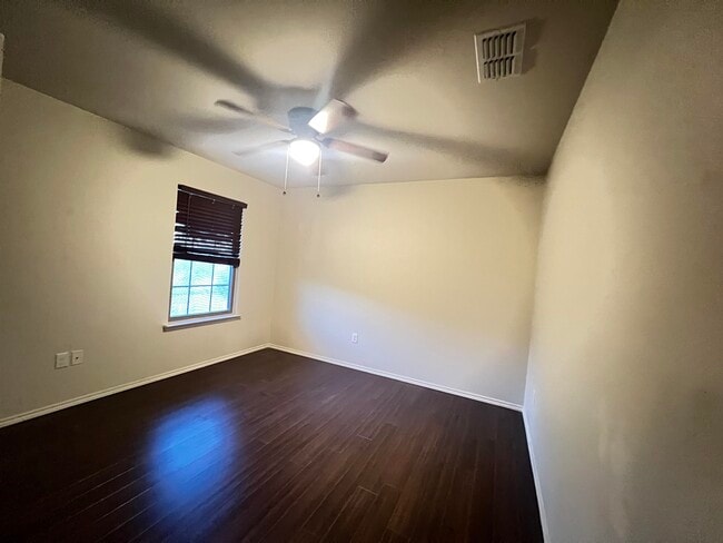 Building Photo - 815 Bartolome Ln