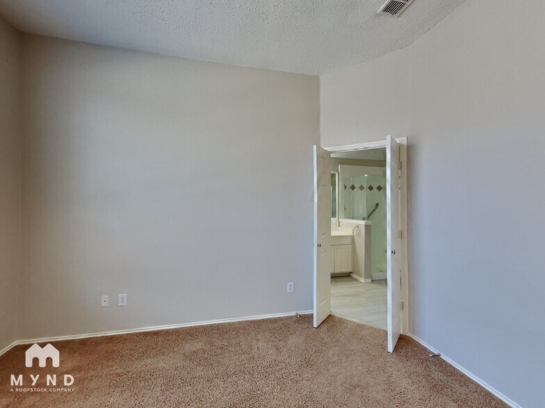 Building Photo - 4611 Basil Dr