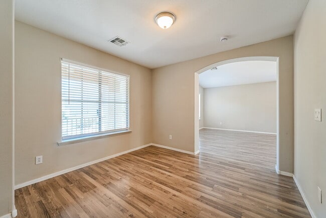 Building Photo - 3026 W Rapalo Rd