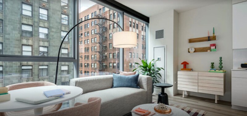 Primary Photo - 83 E Wacker Pl
