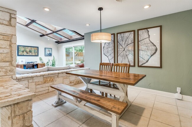 Building Photo - 1602 Glen Valley Dr