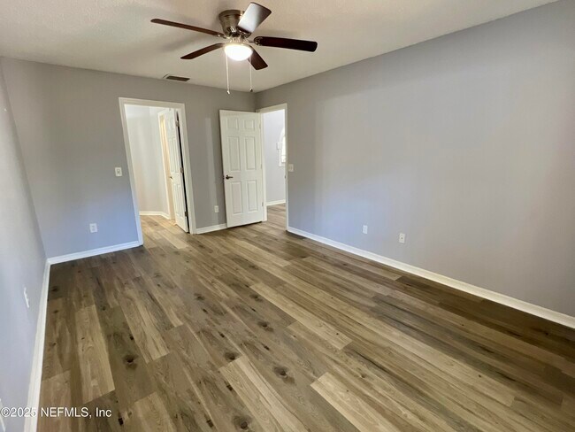 Building Photo - 2669 Lantana Lakes Dr E