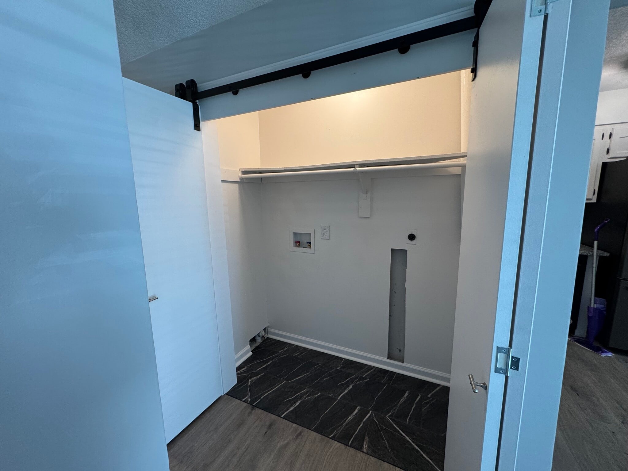 Building Photo - 1214 E Johnston St