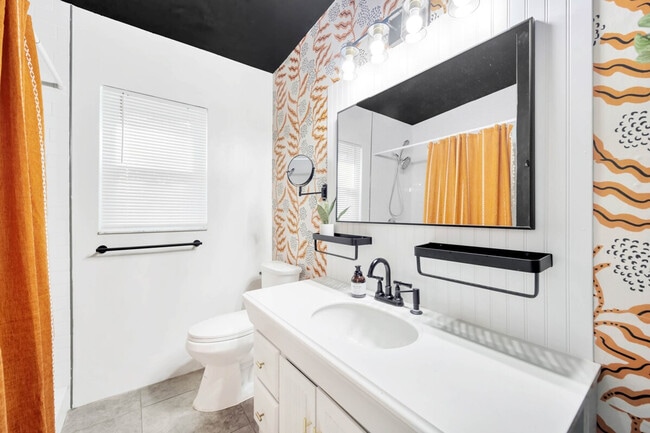 Building Photo - 10755 Clara Ln