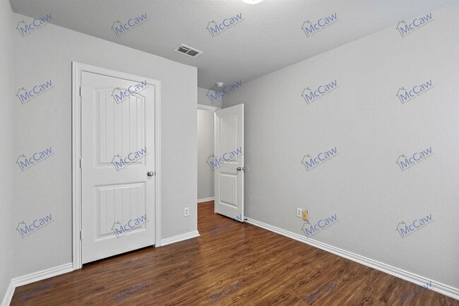 Building Photo - 3108 Lincoln Ave